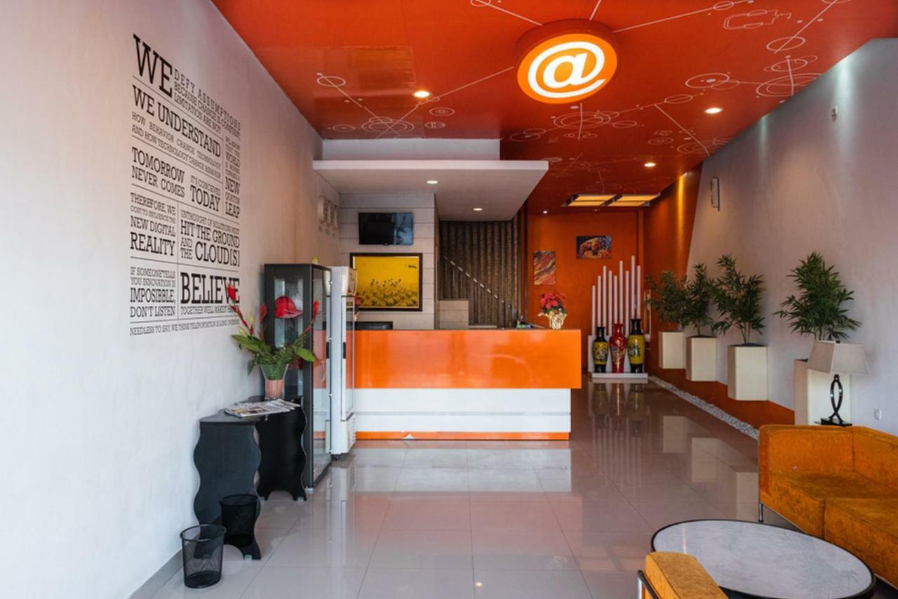 红多兹酒店-佩里塔拉雅拉伯西尼 马卡萨 外观 照片
